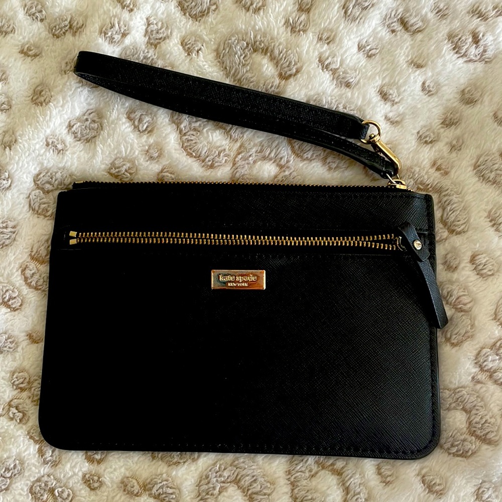 Kate Spade Wristlet, pristine condition.